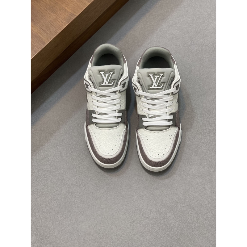 l**is V*t*n sneakers